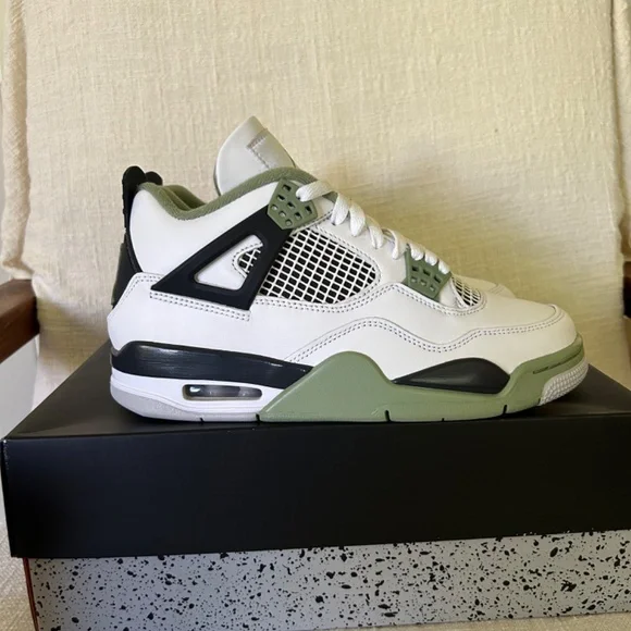 Jordan 4 retro ‘Seafoam’ - Picture 3 of 5